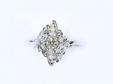 Ptリングのダイア留め　0.164ct excellentカットのダイアをセット