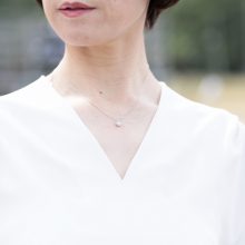 一粒ダイヤでは物足りない人のネックレス